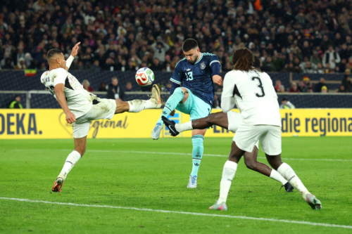 Германия обыграла Гану 2:1 в товарищеском матче, Ундав забил победный мяч на 88-й минуте