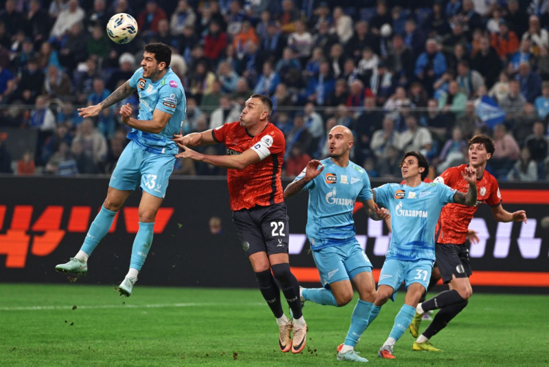 Победа «Зенита» над «Акроном» вывела петербуржцев на первое место в РПЛ