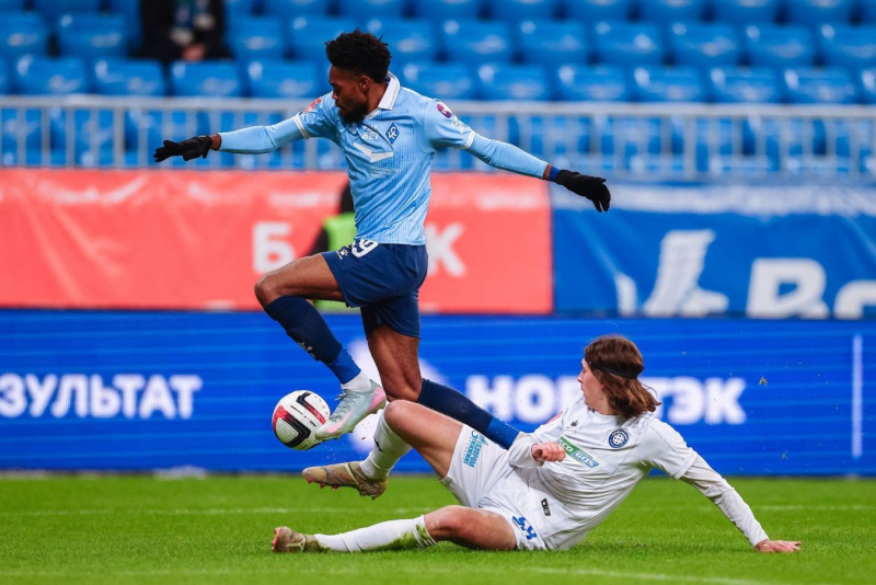 &laquo;Крылья Советов&raquo; обыграли &laquo;Оренбург&raquo; 2:0 и вышли в следующий раунд Пути регионов Кубка России. &laquo;Динамо&raquo; Мх победило &laquo;Ростов&raquo; 2:0 и сыграет с &laquo;Зенитом&raquo; в полуфинале