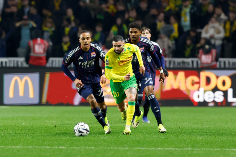 &laquo;Лион&raquo; обыграл &laquo;Нант&raquo;, несмотря на красную карточку Эндрика на 61-й минуте