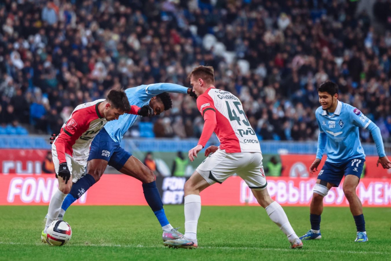 &laquo;Крылья Советов&raquo; обыграли &laquo;Локомотив&raquo; по пенальти после ничьей 2:2 в первом этапе 1/2 финала Пути регионов Кубка России