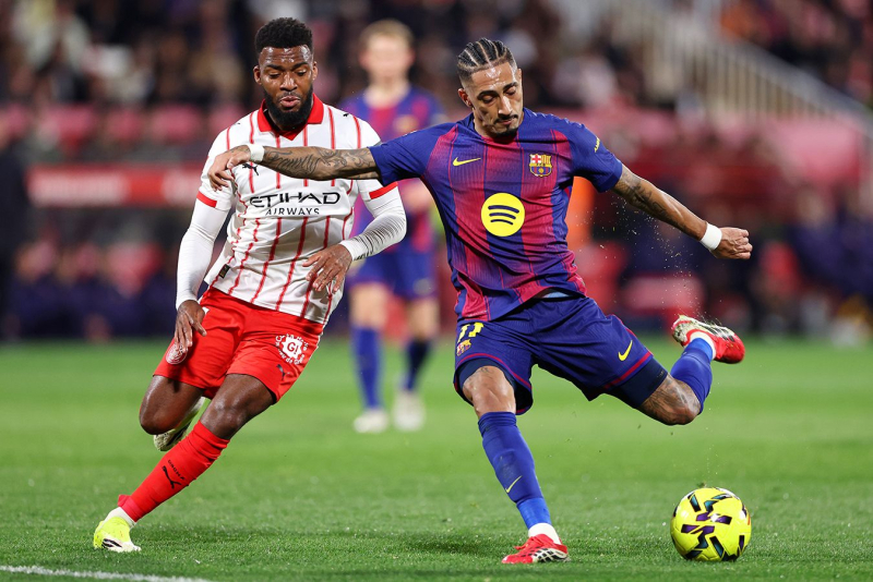 &laquo;Жирона&raquo; вырвала победу у &laquo;Барселоны&raquo; в 24-м туре Ла Лиги, забив решающий мяч на 87-й минуте