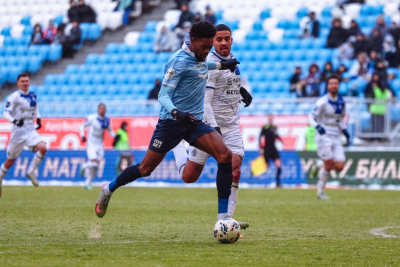 &laquo;Крылья Советов&raquo; обыграли махачкалинское &laquo;Динамо&raquo; в 20-м туре РПЛ благодаря дублю Джеффри Чинеду