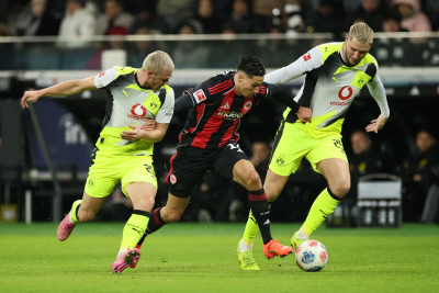 &laquo;Айнтрахт&raquo; и &laquo;Боруссия&raquo; Дортмунд забили шесть мячей и разошлись миром &mdash; 3:3